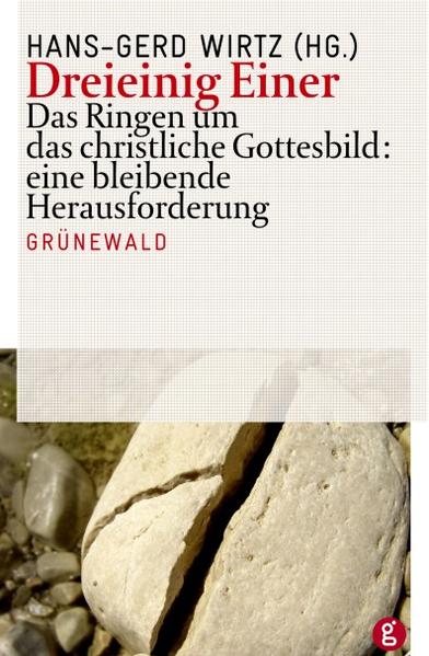 In der Frühen Kirche hatten nicht nur Theologen, sondern auch Gläubige leidenschaftlich um das christliche Gottesverständnis gerungen. Gerade die Beteiligung breiter Bevölkerungsschichten deutet darauf hin, dass die Christen der damaligen Zeit ein vitales Interesse an der Frage nach der wahren Identität des historischen Jesus von Nazaret hatten. Das Ergebnis der Auseinandersetzungen war die Lehre von der Gottheit in drei Personen. Kann dieses Ergebnis heute noch überzeugen? Muss Gott wirklich dreieinig sein, damit die Botschaft Jesu vom liebenden, vergebenden und neues Leben schenkenden Vater-Gott verstanden werden kann? Die Veröffentlichung greift diese Fragen aus systematischer, exegetischer und kirchenhistorischer Perspektive auf und erforscht, wie das trinitarische Gottesverständnis in heutiger Zeit mit Leben erfüllt werden kann. Mit Beiträgen von Gregor Maria Hoff, Jost Eckert, Johanna Rahner, Ernst Dassmann, Magnus Striet, Johannes Brantschen OP