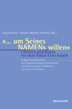 Am 11. Januar 1980 hat die Synode der EKiR ihren Synodalbeschluss "Zur Erneuerung des Verhältnisses von Christen und Juden" gefasst. Nach den Worten ihres damaligen Präses hat sie damit »einen entscheidend wichtigen ersten Schritt in einem uns allen aufgetragenen Lernprozess« getan. Nach 25 Jahren soll in einer Zwischenbilanz auf das bisher Erreichte zurückgeblickt werden und sollen neue Impulse der theologischen Debatte aus den vergangenen Jahren aufgenommen werden. Sie zielen auf die trinitarische Rede von dem Einen Gott Israels, deren biblische Begründung und Ausrichtung, bemessen am Ersten Gebot und an dem "Höre Israel, der HERR, unser Gott, ist Einer" (Mk 12,29f). Der Band enthält drei Teile. Der erste dokumentiert als historischdokumentarischer Teil Wirkungen, die der Synodalbeschluss innerhalb und ausserhalb der rheinischen Kirche ausgelöst hat. Am Anfang stehen Dokumentation und Auswertung einer Befragung, die die rheinische Kirche zu Wirkungen des Beschlusses veranstaltet hat. Es folgen Beiträge zu Äusserungen aus anderen Gliedkirchen der EKD, aus der Leuenberger Kirchengemeinschaft und aus der römisch-katholischen Kirche zu Wirkungen in der Gesellschaft sowie eine jüdische Stimme. Der Mittelteil ist dem zentralen theologischen Thema der Trinität gewidmet. Er enthält Beiträge aus den biblischen Disziplinen, der Kirchengeschichte und der Systematischen Theologie, dazu einen Beitrag, der den Horizont weitet und auf der Basis des Synodalbeschlusses das Verhältnis von Christen und Muslimen in den Blick nimmt. Der letzte, praxisbezogene Teil bilanziert bereits Praktiziertes, benennt Defizite und projektiert künftige Vorhaben. Er fragt danach, was der Beschluss in den Ämtern und Einrichtungen der EKiR bewirkt hat.