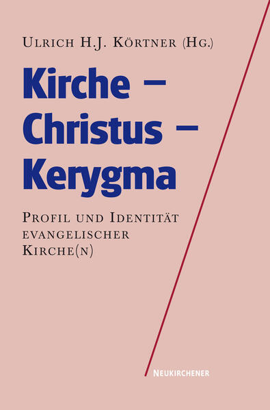 Derzeit findet eine intensive Diskussion über das Selbstverständnis und das Profil evangelischer Kirche(n) statt. Man denke nur an das breit diskutierte Positionspapier der EKD "Kirche der Freiheit", aber auch an die Erklärung der römisch-katholischen Glaubenskongregation vom Sommer 2007. Dieses Buch möchte die Debatte aus der kirchlichen Tagespolitik auf die theologischen Grundlagen zurückführen. Dabei ist der Begriff des Evangelischen keineswegs konfessionell zu verengen, sondern im Sinne des Evangeliumsgemäßen zu verstehen. Was aber macht die Identität der christlichen Kirchen im Kontext der übrigen Weltreligionen wie auch einer säkularen Gesellschaft aus? Genügt der Hinweis auf die vermeintliche Wiederkehr der Religion und das Offenhalten der Gottesfrage, um Auftrag und gesellschaftliche Relevanz der Kirchen zu begründen? Sind es nicht der Christusbezug, das Christusbekenntnis und die Verkündigung des Evangeliums von Jesus Christus, die der Kirche ihr unverwechselbares Profil in einer pluralistischen Gesellschaft und im Vergleich mit den anderen Religionen geben? Wie weit hat die missionarische Dimension die Identität der Kirche(n) in der Geschichte des Christentums bestimmt, und was folgt daraus für die Gegenwart? Diese Fragen werden in historischer, systematischer und ökumenischer Perspektive diskutiert. Neben den Beiträgen der 10. Jahrestagung der Rudolf-Bultmann-Gesellschaft enthält der Band bislang unveröffentlichte Protokolle des Neutestamentlers Ernst Fuchs über die berühmte Tagung zur Entmythologisierung in Alpirsbach 1941. Mit ihrer Veröffentlichung soll des 125. Geburtstag Rudolf Bultmanns in besonderer Weise gedacht werden.