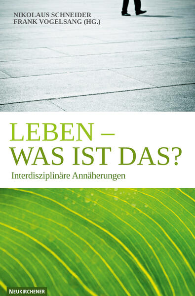 Das Leben ist ein fundamentales Phänomen unserer Welt. In der Theologie war das Leben immer schon eine zentrale Größe, eng verbunden mit dem Schöpfungshandeln Gottes. Für die Philosophie ist es eine bleibende Herausforderung, das Leben begrifflich zu fassen. In der Ausdifferenzierung der modernen Wissenschaften gibt es einen eigenen Wissenschaftszweig, den der Biologie, der sich mit den vielfältigen Formen des Lebens beschäftigt. Doch ist nach wie vor unbekannt, wie Leben überhaupt entstehen konnte. Die Beiträge dieses Buches widmen sich aus dem Lebensbegriff und gehen seiner Bedeutungsvielfalt und Rätselhaftigkeit nach: Wie nähern sich die unterschiedlichen Disziplinen heute dem Leben? Welches Verhältnis hat das Leben zu fundamentalen Werten? Gibt es einen Zusammenhang zwischen dem Leben und der Zeit oder zwischen dem Leben und dem Bewusstsein?