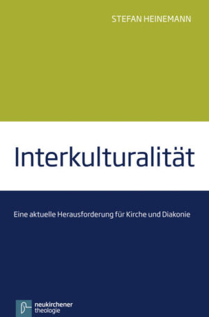 Durch Zuwanderung hat sich die deutsche Gesellschaft kulturell stark ausdifferenziert. Für die evangelischen Kirchen-ihrem Anspruch nach Volkskirchen-ist die Interkulturalität eine Herausforderung: Wie wollen sie mit Migranten in Pfl egeheimen oder Migrationskirchen umgehen? Aus biblischen Texten werden hier Kriterien für einen zugewandten Umgang mit Fremden entwickelt. Praktische Anregungen bieten Beispiele zur interkulturellen Öffnung diakonischer Einrichtungen sowie zum Umgang mit charismatischen Migrationskirchen. Interkultureller Kontakt kann gelingen, wie Projekte aus Kirche und Diakonie zeigen.