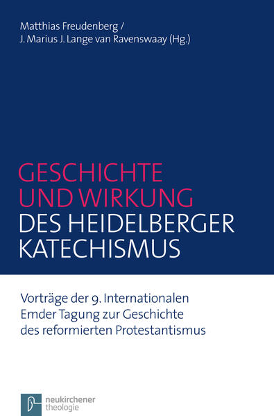 In den Beiträgen dieses Bandes richtet sich der Blick auf den Heidelberger Katechismus, an dessen 450. Jubiläum die evangelischen Kirchen im Jahr 2013 erinnern. Zur Sprache kommen einerseits historische Einblicke in die Entstehungsgeschichte und das theologische Profil des Katechismus und andererseits wirkungsgeschichtliche Studien, deren Bogen sich bis ins 20. Jh. spannt und auch die nordamerikanische Aufnahme des Katechismus einbezieht. Ein weiterer Akzent liegt auf der gegenwärtigen religionspädagogischen Wahrnehmung des Katechismustextes und der Frage nach der religiösen Bildung im säkularen Staat.