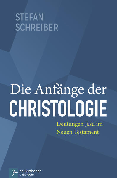 Die Frage nach der Entstehung der Christologie betrifft die Grundlagen christlicher Theologie. Die Überzeugung, dass der geschichtliche Mensch Jesus von Nazaret in seiner gesamten, auch den Tod am Kreuz einschließenden Biografie, als der einzigartige Repräsentant des Gottes Israels zu verstehen ist, prägt den christlichen Glauben bis heute. Die entscheidenden Anfänge dieser christologischen Überzeugung dokumentieren die Schriften des Neuen Testaments. Das vorliegende Buch gibt einen kompakten Überblick über Texte, Themen und Entwicklungen der ersten Christologien. Ein spezielles Augenmerk liegt dabei auf den frühen Vorstellungen und Konzeptionen, die mit Ostern entwickelt wurden und für das Urchristentum prägend blieben. Der Charakter der einzelnen Schriften bleibt in der Darstellung sichtbar, zugleich erfolgt eine Kennzeichnung durchgehender Linien und Gemeinsamkeiten, die Ansätze für eine systematische Betrachtung bieten. Nicht nur die sog. Hoheitstitel, sondern die zur Deutung Jesu verwendeten Modelle und Konzeptionen stehen im Vordergrund und erhalten ihr Profil auf ihrem zeit- und religionsgeschichtlichen Hintergrund. Die historische Einordnung christologischer Diskurse lässt neue Perspektiven hervortreten und führt in der unter den NeutestamentlerInnen umstrittenen Frage nach einer "hohen" Christologie zu niederschwelligen, differenzierten Ansätzen. Bei den Analysen ist die durchgehende Berücksichtigung des jüdischen Charakters der urchristlichen Texte und christologischen Konzeptionen wesentlich und wird für das Verständnis fruchtbar gemacht. Die historische Einbindung der frühen christologischen Entwürfe in die reale Lebenswelt jüdisch bzw. hellenistisch geprägter Menschen wird exemplarisch an der jüdischen Messiaserwartung bzw. der römischen Kaiserverehrung aufgewiesen.