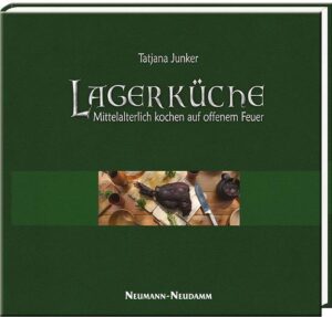 Dieser Titel ist als überarbeitete Neuauflage unter der ISBN 978-3-96481-000-7 bei Zauberfeder (order@zauberfeder.de) erschienen. Es gibt nichts schöneres, als ein offenes Feuer! Doch darauf zu kochen, damit tun sich viele schwer. Die Autorin zeigt, worauf man beim Feuer achten muss und gibt dem Leser köstliche Rezepte an die Hand, die auch mit einfachen Mitteln nachgekocht werden können. Vom Schüsseltreiben im Herbstwald nach einer Drückjagd bis zur mittelalterlichen Hochzeit - dieses Buch ist universell einsetzbar. Tatjana Junker betreibt einen Cateringservice, insbesondere für Mittelalterfeste, historische Hochzeiten etc. Sie ist außerdem Inhaberin des Reenactment- Versandes „Baculus.de“