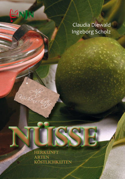 Gesund und lecker - das bringt den Wert von Nüssen für unsere Ernährung auf den Punkt. Seit der Steinzeit profitiert der Mensch von den kleinen „Kraftpaketen“. In Antike und Volkskultur, sogar in der christlichen Religion waren die Nüsse mit dem Göttlichen verknüpft. „Kult“ sind heute die Nussecke oder die Nuss-Nougat-Creme auf kräftigem Graubrot. Dieses Buch präsentiert eine Auswahl von Rezepten rund um die heimischen Nussarten Haselnuss, Walnuss, Mandel und Esskastanie.