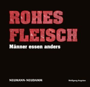 Rohes Fleisch symbolisiert Energie und Lebenskraft. Das könnte der Grund sein, warum das männliche Essverhalten nicht von Obst und Gemüse geprägt ist. Den Genuss des Ursprünglichen, davon viel und lecker, das wollen Männer auf ihrem Teller! Dabei widmen sie sich gerne nach wie vor ihrer archaischen Hauptaufgabe, der Nahrungsbeschaffung, wenn nicht in der freien Wildbahn, dann eben an Metzgers Fleischtheke. Was Männer außer frischen Mettbrötchen oder einem ordentlichen, blutigen Steak glücklich macht, hat der Autor anhand vieler leckerer Rezepte in diesem Buch zusammengetragen.