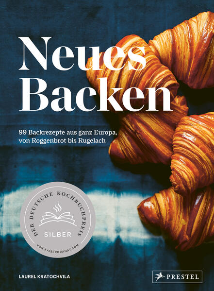 Backkultur aus der Alten Welt **Nominiert für den renommierten James Beard Award 2023** **Ausgezeichnet mit dem Deutschen Kochbuchpreis SILBER** Backen ist in Europa Tradition und hat eine Vielfalt köstlicher Kreationen hervorgebracht - Broa de milho aus Portugal, Kanelbullar aus Dänemark, Crostata Ricotta aus Italien, Chaussons aux Pommes aus Frankreich oder Jagodzianki aus Polen. In diesem Buch versammelt Laurel Kratochvila, Betreiberin der Bäckerei Fine Bagels in Berlin, die besten Backrezepte aus allen Ecken Europas, von Sauerteigbroten, Baguettes und Brezeln über Brioches, Croissants und Plunderstücke hin zu Tartes, Kuchen und feinen Plätzchen. Mit Grundrezepten, die Verarbeitungs-Methoden für verschiedene Teigarten Schritt für Schritt mit Bildern erklären, eignet sich dieses Backbuch für Einsteiger:innen ebenso wie für fortgeschrittene Hobbybäcker:innen. Außerdem porträtiert das Buch 11 Bäckerinnen und Bäcker aus verschiedenen Ländern Europas, die je ein wohlbehütetes Rezept beisteuern und erzählen, wie sie mit ihren Kreationen die europäische Backkunst heute neu interpretieren.