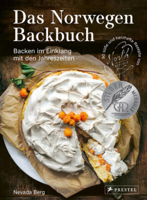 Leckere Backrezepte aus dem Herzen Norwegens, zubereitet mit dem Besten aus der Natur Von rustikalen Broten über saftige Beerenkuchen bis zu feinen Weihnachtsplätzchen - die norwegische Backtradition ist reich und vielfältig. Die preisgekrönte Food-Bloggerin Nevada Berg lebt auf einem Bauernhof mitten in Norwegen und präsentiert in diesem einmaligen Backbuch ihre besten Rezepte für landestypische Klassiker und modern interpretierte Köstlichkeiten: Mandeltarte mit Brennnessel-Creme, Oregano-Brot mit wilden Blaubeeren, Wacholderschnecken, Wikinger-Pizza mit Walderdbeeren, Apfelkuchen mit Gin-Karamell und natürlich Lefse, das traditionelle norwegische Fladenbrot. Geleitet von den Jahreszeiten, enthalten die 90 süßen oder herzhaften Rezepte das Beste, was die Natur bereithält. Herrliche Fotos fangen die schönsten Stimmungen der norwegischen Landschaft ein, ob Mitternachtssonne oder eisiges Winterlicht. Ein köstliches Fest des naturnahen Landlebens und der nordischen Backkultur. * Ausgezeichnet mit dem Deutschen Kochbuchpreis Silber und mit der Silber-Medaille der Gastronomischen Akademie Deutschlands 2023**