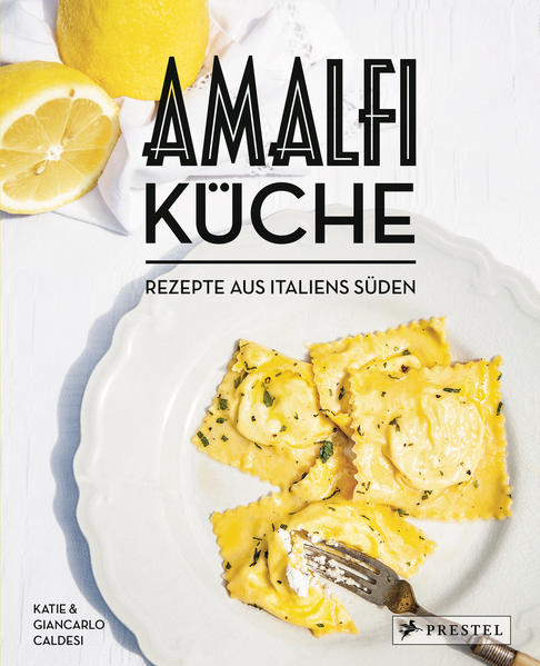 Ravioli al limone, Risotto frutti di mare und Tiramisù fragole: Die besten Rezepte aus dem Land, wo die Zitronen blühen Die Amalfiküste ist eine der malerischsten Regionen Italiens, mit sonnenüberfluteten Städtchen an steilen Hängen, versteckten Meeresbuchten und duftenden Zitronenbäumen. Neben atemberaubenden Panoramen birgt die »costiera amalfitana« auch eine Vielfalt kulinarischer Köstlichkeiten: knusprige Pizza napoletana mit cremigem Mozzarella, frische Zitronen-Ravioli, gegrillter Fisch und Meeresfrüchte, saftige Torta Caprese oder zuckersüßer Limoncello. Katie und Giancarlo Caldesi präsentieren in diesem Kochbuch über 100 Rezepte für süditalienische Klassiker und regionale Spezialitäten, die schmecken, als kämen sie direkt aus der Küche der Nonna. Eine kulinarische Reise entlang der süditalienischen Mittelmeerküste, illustriert mit herrlichen Fotos, die das besondere Flair der Amalfiküste einfangen und vom nächsten Urlaub träumen lassen.