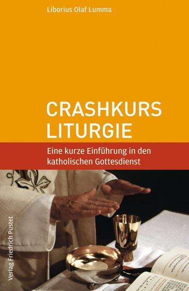 Der Crashkurs Liturgie bietet fundiertes und leicht lesbares Grundwissen über den katholischen Gottesdienst. Er thematisiert Eucharistiefeier, Tagzeitenliturgie, Sakramente und alle weiteren Ausdrucksformen der katholischen Liturgie im römischen Ritus, verweist aber auch auf östliche Traditionen. Der Geschichte der verschiedenen Liturgiefamilien in Ost und West ist ebenso ein eigenes Kapitel gewidmet wie dem Kirchenraum, den liturgischen Ämtern, der liturgischen Kleidung und dem Festkalender. Exkurse bieten Vertiefungsmöglichkeiten zum Weiterdenken und Hinweise zu aktuellen AuseinanderSetzungen in der Liturgiewissenschaft. Zahlreiche Schautafeln und Abbildungen ergänzen die Lektüre.