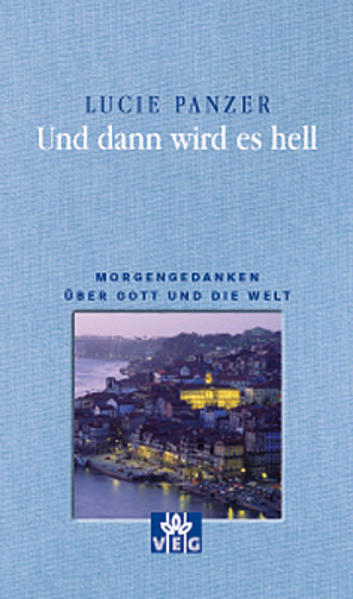 Es stimmt schon, wenn man sagt: „Die besten Geschichten schreibt das Leben.“ Die bekannte und beliebte Rundfunkpfarrerin des SWR, Lucie Panzer, hat einige davon gesammelt. Die Nähe zum Alltag macht die Texte von Lucie Panzer so fesselnd. Hier spürt man, dass die Geschichten nicht erfunden, sondern erlebt sind. Damit bieten sie dem Leser Lebenshilfe. Die Autorin begleitet mit ihrer klaren, ungekünstelten Sprache durch das Leben. Sie richtet den Blick auf das Wesentliche und öffnet Herzen für die kleinen Dinge. So wird das Dasein leichter. Lucie Panzer lässt daran teilhaben, wie Sie selbst als berufstätige Mutter von vier Kindern Ihren Alltag in den Griff bekommt. Ein sehr dichtes, persönliches Buch für alle, die hin und wieder einen Impuls suchen. Die kurzen Texte laden dazu ein, dieses Buch immer wieder zur Hand zu nehmen. Anstöße für den Alltag ergeben sich dabei fast von selbst. Lucie Panzer ist Pfarrerin und seit 1995 Rundfunkbeauftrage beim SWR. Sie lebt mit Ihrer Familie in Tübingen.