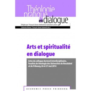 Si la spiritualité est l’ouverture de l’être humain au Transcendant et au Vivant, qui donne sens à son existence, l’art constitue une voie privilégiée pour l’exprimer. Sans doute l’une des plus parlantes pour nos contemporains, dans notre ère de postmodernité « liquide » privée de repères. Fruit d’un colloque doctoral œcuménique tenu par les départements de théologie pratique des Universités de Neuchâtel (hélas disparu depuis) et de Fribourg, l’ouvrage propose dans une première partie des réflexions fondamentales sur la beauté à travers l’histoire (philosophie et théologie), les risques de manipulations des arts par les totalitarismes et les chemins du dialogue entre les voix artistiques et spirituelles. Puis, dans une deuxième partie, plusieurs cas spécifiques de ces conversations sont abordés : l’Angelus de Paul Klee et les thèses du philosophe Walter Benjamin, le regard sur la mort des écrivains Victor Hugo et Christian Bobin, la quête de l’Absolu selon les films d’Andrei Tarkovski, le texte biblique dans le théâtre d’Armand Gatti et les discours édifiants du philosophe Søren Kierkegaard. En finale, deux ouvertures sont ménagées plus explicitement en direction de la théologie pratique, à travers le jeu de l’esthétique dans la prédication et la place du langage artistique dans la catéchèse et la pastorale. Les dix essais dus à la plume de professeurs comme de doctorants dressent ainsi un panorama diversifié des possibilités infinies qu’offrent ces fécondations mutuelles entre arts et spiritualité.