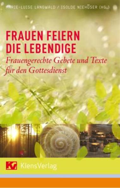 Viele Frauen suchen nach neuen Worten, um ihrem Glauben Ausdruck zu geben und Gottesdienst zu feiern. Dieses Buch bietet liturgische Hintergrundinformationen für die Gottesdienstvorbereitung sowie einen großen Fundus an Gebeten, Texten und Liedrufen für die einzelnen Teile des Gottesdienstes-sei es eine Eucharistiefeier oder ein Wortgottesdienst. Das Buch ist Einladung und Ermutigung, weiter kreativ nach einer Sprache zu suchen, die den Erfahrungen aller Menschen Platz einräumt und Gott ausdrückt als die lebendige Kraft, die Grenzen sprengt-auch die sprachlichen. Ausschließlich bisher unveröffentlichte Originaltexte. · Mit hilfreichem Register. · Für Frauen (und Männer) in Gemeinden und Verbänden, die ehren- und hauptberuflich Gottesdienste vorbereiten.