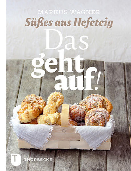 Hefeteiggebäck, das garantiert gelingt - das finden Sie in diesem Buch, in dem sich alles um die süßen Lieblinge aus der Hefeteigbäckerei dreht. Ob Marzipanzopf, Nusskranz, Mohn-Streusel-Kuchen, Dampfnudeln oder Apfelkrapfen - der Autor führt in die Grundtechniken der Hefeteigbäckerei ein und zeigt in seinen Rezepten, wie vielseitig Hefeteig verwendet werden kann. Gebacken, gedämpft, gekocht oder frittiert - die verschiedenen Zubereitungsarten führen zu immer neuen Geschmackserlebnissen, die mit unterschiedlichen Mehlsorten und saisonalen Zutaten wie Nüssen, Quitten und Zwetschen noch leckerer werden. Mit diesem Backbuch steht dem Genuss selbst gebackener Hefeteigklassiker oder köstlicher Neukreationen nichts mehr im Wege!