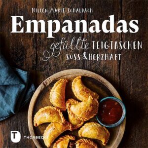 Empanadas sind köstliche, spanische Teigtaschen, die das ideale Fingerfood für die nächste Gartenparty sind oder sich als Snack für zwischendurch sowie beim Picknick im Grünen eignen. Foodbloggerin Nileen Marie Schaldach zeigt, wie die leckeren Teigtaschen sowohl herzhaft als auch süß gefüllt werden können und überrascht mit köstlichen Varianten für jeden Geschmack: Empanadas mit Chili-Cheese-, Spinat-Feta - oder Chicken-Fajita-Füllung oder süße Varianten mit Kirsch-Nougat- oder Apfel-Füllung. Abgerundet werden die kleinen Teigtaschen mit dem passenden Dip.