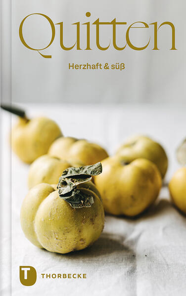 Quitten haben nicht nur einen unbeschreiblich tollen Duft, sondern sind auch vielseitig in der Küche einsetzbar: Von Kürbis-Quitten-Kuchen und Quittenbrot bis hin zu Blätterteigstrudel mit Weißkohl und Quitte. Süße und herzhafte Gerichte laden zum Nachkochen und Ausprobieren ein! Genießen Sie mit dieser kleinen Auswahl die besten Rezepte rund um das »Gold des Herbstes«.