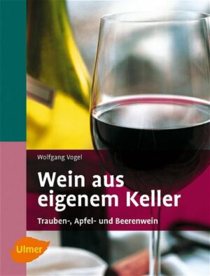 Es ist ein Vergnügen, Trauben, Äpfel und Beeren selbst zu keltern. In Ihrem eigenen Keller können Sie mit einem Minimum an Chemikalien und ohne technische Finessen ganz einfach schmackhaften und haltbaren Wein selbst herstellen. Dieses Buch stellt übersichtlich die einzelnen Schritte vor: Sie erfahren alles über die Auswahl der Trauben und Früchte und wie Sie sie am besten besorgen können. Die verschiedenen Pressen, Behälter und Geräte werden ausführlich vorgestellt natürlich mit Empfehlungen für den Hobbykellerwirt. Von der richtigen Behandlung des Mostes bis zum ersten Abstich, von Schönungen bis zur Abfüllung erklärt der Autor detailliert und leicht verständlich, was Sie beim Bereiten des Weines beachten müssen und wie Sie Fehler zuverlässig vermeiden. So wird der eigene Wein zum echten Genuss!