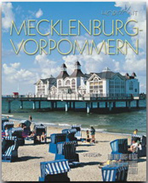 Eine einzigartige Küstenlandschaft mit Buchten und Bodden, Nehrungen und Inseln, endlose Alleen und stille Seen machen Mecklenburg-Vorpommern zu einem der beliebtesten Reiseziele in Deutschland. Die Kreidefelsen von Rügen, die Seebäder von Usedom und die urwüchsige Natur der Halbinsel Fischland locken an die Ostsee, im Hinterland bietet die mecklenburgische Seenplatte eine abwechslungsreiche Landschaft, die mit einer Fülle von bedeutenden Kulturdenkmälern aufwartet. Der Geschichte der Hanse begegnet man in den alten Handelsstädten Stralsund, Wismar, Rostock und Greifswald, ab der Renaissance entstand eine große Anzahl von Schlössern und Herrenhäusern, die vom Reichtum dieser Zeit zeugen. Ende des 18. Jahrhunderts wurde das erste Seebad in Heiligendamm gegründet. Heute prägt die Bäderarchitektur zahlreiche Orte der Ostseeküste und die langen Seebrücken ragen wieder weit in das Wasser hinaus. Über 250 Bilder zeigen Mecklenburg-Vorpommern in all seinen Facetten, sechs Specials berichten über den berühmt-berüchtigten Freibeuter Klaus Störtebeker, die Geschichte der Ostseebäder, die Künstler des Landes ebenso wie über die Schriftsteller, die vorgeschichtlichen Hünengräber sowie über besondere Schlösser und Gutshöfe. HORIZONT... ist eine Reise-Bildband-Reihe mit über 80 Titeln, professionell fotografiert von renommierten Reisefotografen Bis zu 350 Bilder auf 160 großformatigen Seiten Alle wichtigen Sehenswürdigkeiten Kultur und Traditionen Kenntnis- und umfangreiche Texte Ausführliche Bildunterschriften Farbige Übersichtskarte Detailliertes Register. - Dieser Band ist in gleicher Ausstattung in englischer Sprache lieferbar!