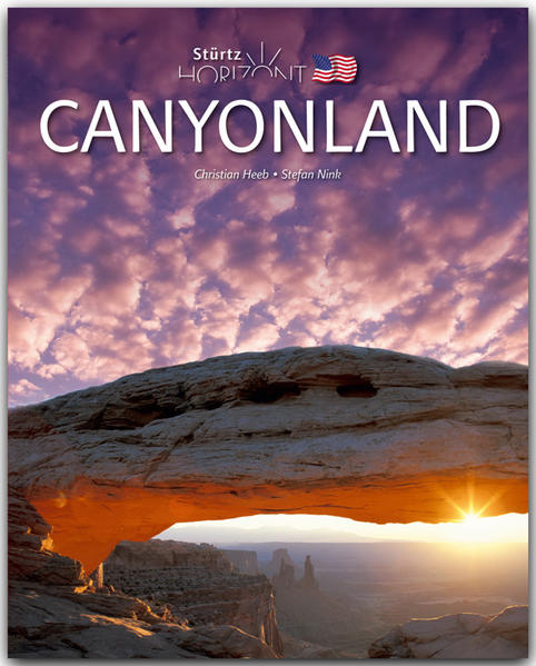 Canyonland ist ein Land, in dem sich die Natur eine Ursprünglichkeit bewahrt hat, wie in kaum einer anderen Region auf der Erde. Seine Landschaften zeigen Formen und Farben und vor allem mit Dimensionen, über die man manchmal nur noch staunen kann, und wenn man meint, man habe verstanden, fährt man um die nächste Ecke und ist schon wieder sprachlos. Es kann hier aussehen wie im Schwarzwald, kurz darauf wie in der Sahara, und zehn Fahrmuniten später wie auf der Rückseite des Mondes. Im Gegensatz zu menschenleeren Gegenden, in denen man mit sich und der Schöpfung allein ist, steht dass wiederum die Glitzerstadt Las Vegas mit ihren riesigen Hotels und Casinos. Manschmal sitzt man deswegen abends benommen im Motelbett und versucht, ein bisschen Ordnung in sein ganz privates Eindrucksdurcheinander zu bekommen. Das pracktische an dieser Region ist, dass sie auch dabei helfen kann. Denn sie strahlt trotz all der atemberaubenden Naturwunder unendliche Ruhe aus. Canyonland ist ein Land, in dem man auf- und durchatmen kann und irgendwann dann auch still werden. Ein Land, das uns verstehen hilft. Die Erde, ihre Geschichte und manchmal auch ein bisschen uns selbst. 230 Bilder zeigen Canyonland in seiner ganzen Vielfalt. Spezialkapitel berichten über den Staudamm der Superlative - den Hoover-Damm -, den Entdecker John Wesley Powell, die legendäre Route 66, den Filmregisseur John Ford, das Geheimnis der Anasazi und über die Kunststadt Santa Fe in New Mexico. HORIZONT. ist eine Reise-Bildband-Reihe mit über 80 Titeln, professionell fotografiert von renommierten Reisefotografen Bis zu 350 Bilder auf 160 großformatigen Seiten Alle wichtigen Sehenswürdigkeiten Kultur und Traditionen Kenntnis- und umfangreiche Texte Ausführliche Bildunterschriften Farbige Übersichtskarte Detailliertes Register.