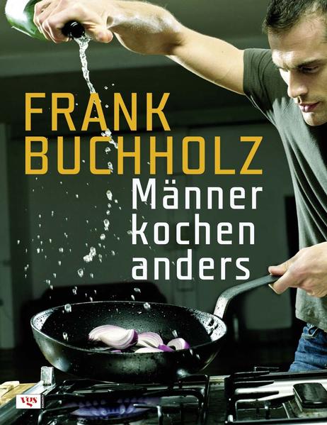 Männer lieben in der Küche die kreative Herausforderung! Da verwundert es nicht, dass sie besonders offen für kulinarische Entdeckungen sind. Frank Buchholz präsentiert über 100 Rezepte, von Blitzgerichten über ganze Menüs, mit denen man(n) imponieren und verführen kann, bis hin zu Speisen, die nach einer harten Nacht den Kater vertreiben. Die wichtigste Zutat: genug Freiraum für die Experimentierfreude der Köche. Und da Männer bekanntermaßen ein großes Faible für technische Details haben, gibt es zahlreiche Hintergrundinformationen zum richtigen Werkzeug und zu Küchengeräten aller Art.