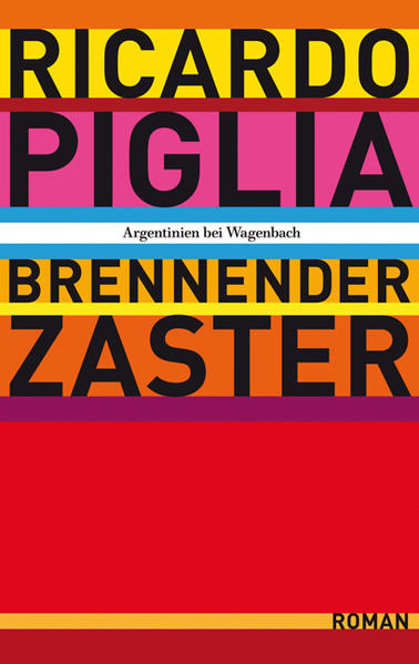 Das Geschehen ist rasant: Vier Verbrecher mit engen Verbindungen zu Polizei und Politik rauben einen Geldtransport aus, rasen durch Buenos Aires und schießen auf alles, was sich bewegt. Sie entkommen über den Río de la Plata nach Montevideo, verschanzen sich dort in einer Wohnung und werden von der Polizei sechzehn Stunden lang belagert. Diese von Radio und Fernsehen übertragene Belagerung steuert unweigerlich auf ihr ungeheuerliches Ende vor den Augen einer fassungslosen Zuschauermenge zu … Piglia erzählt in "Brennender Zaster" eine wahre Geschichte - und macht daraus einen packenden Roman, der als Verfilmung mit einem Goya ausgezeichnet wurde.