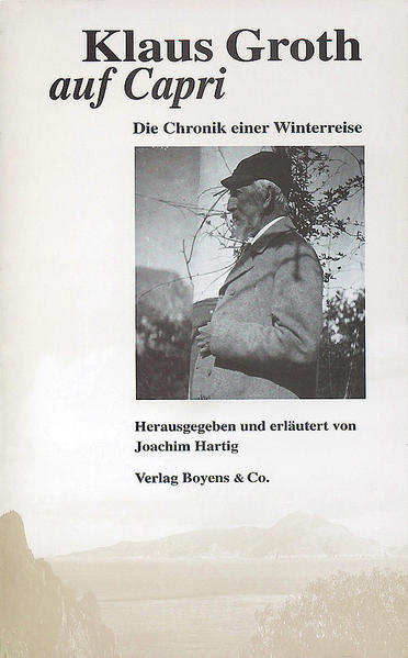 Klaus Groth verbrachte den Winter 1895/96 auf der Insel Capri und hat von dort in jeder Woche einmal an seine zwanzig Jahre jüngere Tante Charlotte Finke in Bremen und an seinen Sohn bzw. dessen Frau Adele in Krefeld geschrieben. Die Finke-Briefe sind so gut wie vollständig erhalten, die anderen leider nur bruchstückhaft. Dieses Buch verfolgt die Absicht, für einen bestimmten Zeitabschnitt die gesamte Korrespondenz, soweit sie erhalten geblieben ist, vorzulegen. Es geht also darum, am Beispiel Klaus Groths aufzuzeigen, was alles er wem und was man ihm mitteilen wollte. Natürlich gibt es darunter viel Alltägliches, auch manche Wiederholung. Aber diese Erscheinungen bestimmen auch heute noch ganz wesentlich unseren Alltag. Es dürfte reizvoll sein, einmal zu zeigen, wie die Alltäglichkeiten für unseren Dichter damals aussahen.