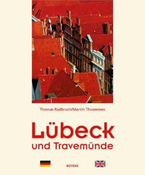 Die alte Hansestadt Lübeck hätte ihre Seele in den Bombennächten des Zweiten Weltkriegs um ein Haar verloren – aber vieles konnte unter den Trümmern doch gerettet oder in den vergangenen Jahrzehnten rekonstruiert werden. Wie kein Zweiter weiß Thomas Radbruch mit seiner historisierenden Bildästhetik dieses alte Lübeck einzufangen und darzustellen. Bei ihm gilt abgewandelt Thomas Manns Satz: „Die Welt ist schön.“ Auf den Spuren des großen Sohnes der Stadt sowie anderer Literaten folgt der Autor den Bildern und präsentiert einen kongenialen Lübeck-Essay, der sowohl die Stadt wie auch die besondere Fotokunst würdigt.