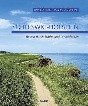 Mit diesem Text-Bild-Band unternehmen wir eine tatsächliche Reise durch unser Land: Der Reiseleiter ist gut vorbereitet und steuert die schönen Städte und Landschaften Schleswig-Holsteins an. Die Fotos halten fest, was die Reisegesellschaft sieht, und die Texte sind kenntnisreiche und einfühlsame Beschreibungen dessen, was zu betrachten ist. Zugleich liefern sie das, was man an Vorwissen haben muss, um das Gesehene in der Tiefe zu verstehen. Die Tour beginnt an der Elbchaussee in Hamburg, bis 1936 das Eingangstor nach Schleswig-Holstein, und folgt dann der Unterelbe bis Brunsbüttel, um von dort die Landschaften Dithmarschen, Eiderstedt und Nordfriesland zu besuchen. An der dänischen Grenze geht es hinüber nach Flensburg an die Ostseeküste und von dort durch Angeln an der Schlei entlang nach Schleswig und Haithabu und weiter nach Eckernförde und Kiel. Auf dem Nord-Ostsee-Kanal können wir das Land von Ost nach West durchqueren, um nach der Rückkehr über Neumünster noch Höhepunkte wie Ostholstein, die alte Hansestadt Lübeck und das Herzogtum Lauenburg mit der Alten Salzstraße und einer Eulenspiegel-Begegnung vor uns zu haben.