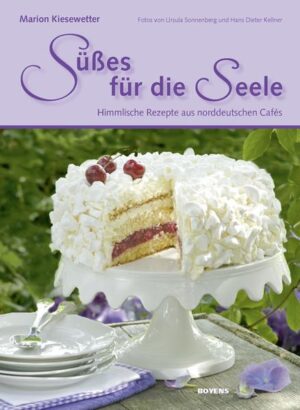 Marion Kiesewetters Café-Bücher sind bei Tortenliebhabern und Ausflüglern gleichermaßen beliebt. Nun erscheint der fünfte Band der sehr erfolgreichen Serie, die sowohl Rezepte zum Selberbacken als auch Tipps für Ausflüge zu gemütlichen und kuscheligen Cafés enthält. Kreuz und quer ist die Autorin auf Entdeckungstour durch Schleswig-Holstein gegangen, um für Sie die schönsten und interessantesten Cafés, aber auch neue oder wiederentdeckte und weiterentwickelte Kuchen- und Tortenrezepte zu finden. Aus dem großen Angebot hat sie diesmal elf Cafés ausgesucht und den Besitzerinnen ihre Geheimrezepte entlockt. Die leckeren Rezepte lassen sich vorzüglich in der heimischen Backstube ausprobieren. Oder Sie lassen sich vor Ort in einem der behaglichen Cafés verwöhnen! Denn das vorliegende Buch offenbart nicht nur süße Geheimnisse, sondern ist auch ein Reiseführer durch unser schönes Schleswig-Holstein.