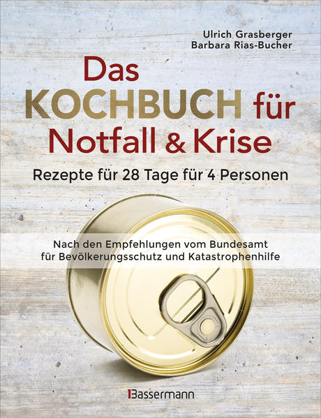 Pandemien, Corona, Überschwemmungen, Stromausfälle: davor ist keiner sicher! Die Regierungen von Deutschland, Österreich und der Schweiz empfehlen jedem Bürger, einen Lebensmittel-Notvorrat anzulegen, und bieten dafür auch Listen entsprechender Lebensmittel an. Grundlage dieses Buches ist die sehr exakt ausgearbeitete Lebensmittelliste Deutschlands. Denn was macht man mit den vielen Konserven? Dieses Buch bietet Ihnen die richtigen Rezepte. So verwerten Sie die Lebensmittel in der sinnvollsten Reihenfolge, essen leckere Gerichte, vermeiden Mangelerscheinungen, bleiben fit. Mögliche Krisenfälle sind: Epidemien, schwere Unwetter, Schneekatastrophen, großflächige Überschwemmungen, Blackout (Stromausfall), Freisetzung von Gefahrstoffen Deutschland: Sowohl das Bundesministerium für Ernährung und Landwirtschaft als auch das Bundesamt für Bevölkerungsschutz und Katastrophenhilfe empfehlen jedem Bürger, einen Notvorrat für 10 Tage einzulagern. Dafür gibt auf den Internetseiten beider Institutionen eine genaue Liste von Lebensmitteln. Österreich: das SIZ (Sicherheitsinformationszentrum) empfiehlt einen Bevorratung für 14 Tage. Schweiz: Bundesamt für wirtschaftliche Landesversorgung: Empfehlung für einen Notvorrat für eine Woche. Ausstattung: durchgehend illustriert