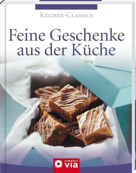 Feine Geschenke aus der Küche (Küchen-Classics) Geschenke aus der Küche kommen von Herzen! Diese selbst gemachten Köstlichkeiten sind nicht nur ein kulinarisches Erlebnis, sondern auch eine wahre Augenweide. In diesem Buch aus der Reihe Küchen-Classics finden Sie die schönsten Rezeptideen für kreative Mitbringsel, von süßen Leckereien über herzhafte Kleinigkeiten bis hin zu selbstgemachtem Pesto oder Eingelegtem. - über 120 Rezepte für Geschenke aus der Küche - Rezepte für Kuchen, Pralinen, Kekse, Herzhaftes, Konfitüren & Kompott, Chutneys & Pesto, feines Eingelegtes sowie Flüssiges - zahlreiche Tipps zu Zutaten, Zubereitung & Co. - Anregungen für die perfekte Verpackung - Nährwert- und Energieangaben zu jedem Rezept - mit vielen Farbfotos, die Lust auf mehr machen