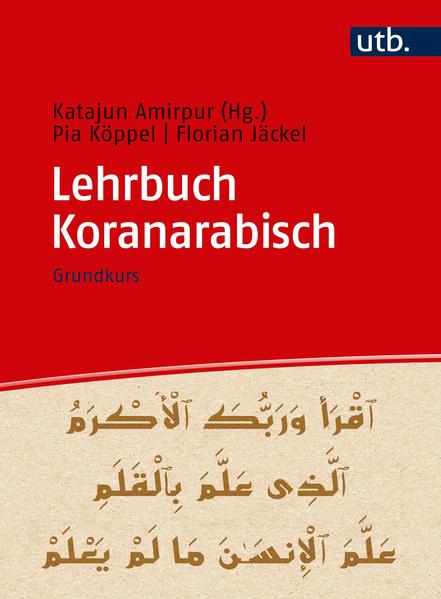 Der grundlegende sprachliche Einstieg ins Koranarabische Der grammatische Aufbau einer Sprache spiegelt Weltbilder wieder. Um diese zu verstehen, benötigen angehende muslimische Religionslehrkräfte ein spezialisiertes Kursangebot, das Unterschiede zum Hocharabischen verdeutlicht und bei der Koranauslegung unterstützt. Das Lehrwerk bietet vielfältiges Material, das die unterschiedlichen Vorkenntnisse der Studierenden berücksichtigt und neue Übungsformen entwickelt. Vermittelt werden die arabische Schrift, grammatische Grundlagen sowie ein Grundwortschatz des Koranarabischen. Zudem wird den Studierenden die Arbeit mit Wörterbüchern und Koranübersetzungen nahegebracht und Einblicke in historische und etymologische Kontexte eröffnet. Dieses erste deutschsprachige Lehrwerk für Koranarabisch kann begleitend zu oder vorbereitend auf Veranstaltungen über Tafsir (Koranexegese) oder allgemeine Koranwissenschaften eingesetzt werden.