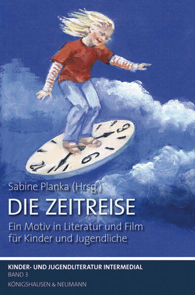 Das Motiv der Zeitreise erfreut sich seit jeher großer Beliebtheit in Literatur und Film. Seit H.G. Wells in seinem 1895 veröffentlichten Werk ,The Time Machine’ eine Maschine etabliert hat, hat die Zeitreise eine neue Stufe erreicht: Die Zeitmaschine macht es nun möglich, sowohl vorals auch rückwärts die Zeit zu durchqueren. Es verwundert daher kaum, dass die Kinderund Jugendliteratur seit Anfang des 20. Jahrhunderts dieses Motiv mit all seinen sich eröffnenden Möglichkeiten immer wieder aufgegriffen und nutzbar gemacht hat. Auch Film und Computerspiel greifen auf die Zeitreise als narratives Element zurück. Die Beiträge des vorliegenden Sammelbandes widmen sich in ganzer Breite dem Motiv der Zeitreise in Kinderund Jugendmedien und untersuchen dessen unterschiedliche Funktionen und Einbettungen in diverse kinderund jugendliterarische und - filmische Werke, angefangen vom Bilderbuch bis hin zum Film für ein adoleszentes Publikum. Somit arbeitet der Sammelband einen Bereich auf, der bisher nur vereinzelt in den Fokus wissenschaftlicher Forschungen gerückt ist und macht ihn für weitere Forschungen fruchtbar.