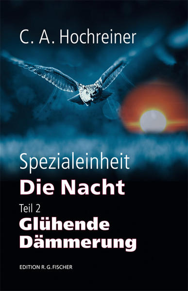 Kaum hat sich Kicky von ihrem ersten Abenteuer mit der Spezialeinheit Die Nacht zumindest körperlich erholt, da wird die um ein neues Mitglied erweiterte Gruppe auch schon zu ihrem nächsten Einsatz nach Prag beordert. Doch während sich die Freunde dort auf die Suche nach einem Verbrecher begeben, müssen sie bald feststellen, selbst in das Visier eines geheimnisvollen Fremden geraten zu sein. C. A. Hochreiner lebt mit ihren Eltern in Oberösterreich. Seit einer Knieoperation hat sie ihre Leidenschaft für das Lesen entdeckt, wobei sie eine besondere Vorliebe für Fantasybücher hegt. Mit dem vorliegenden Band wird die Reihe um die »Spezialeinheit Die Nacht« fortgesetzt.