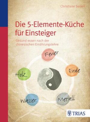 Rezepte zwischen Yin und Yang Die Entfernung zwischen China und Deutschland? Wenn es um Ernährung geht, eigentlich gar nicht so weit, wie es im ersten Moment scheint. Denn das Grundprinzip der 5-Elemente-Küche begegnet Ihnen im Alltag ganz unbewusst sicher schon jetzt. Denken Sie an die heiße Hühnersuppe, wenn Sie durchgefroren vom Winterspaziergang kommen. Oder das leichte Gemüsegericht an einem heißen Sommertag. In solchen Momenten merken wir: Was wir essen, hat eine Wirkung auf unseren Körper. Nahrung kann uns heilen, Beschwerden lindern und unsere Mitte stärken. Dieses Wissen wird in China seit Jahrtausenden bewusst genutzt - und funktioniert auch prima in der deutschen Küche. TCM trifft heimische Küche Das Ziel in der chinesischen Ernährungslehre ist es, über die Ernährung ein harmonisches Gleichgewicht aus Yin und Yang, also Wasser und Feuer, im Körper herzustellen. Klingt kompliziert? Ist es nicht! Was zählt ist, dass jede der fünf Geschmacksrichtungen - sauer, bitter, süß, scharf und salzig - in einem Gericht vorkommen. Wie das am besten funktioniert, erklärt Christiane Seifert anschaulich und unkompliziert. Christiane Seifert studierte Biologie und Chemie und arbeitet als Heilpraktikerin und Ernährungsberaterin in Harxheim bei Mainz. Sie hat sich auf Fünf Elemente-Ernährung spezialisiert.