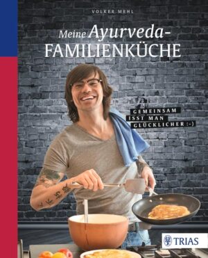 Meine Ayurveda-Familienküche. Bei Ayurveda denken Sie an komplizierte Doshas, exotische Lebensmittel oder lange Kocharien? Vergessen Sie es. Denn Ayurveda-Starkoch Volker Mehl kocht undogmatisch, heimisch und ganz nach dem Motto "Alles ist Ayurveda - und Ayurveda ist Glück". Seine Mission: Essen soll glücklich machen. Und zwar die ganze Familie. Glauben Sie nicht? Probieren Sie es aus - und stellen Sie fest, dass warmer Frühstücksbrei und trubeliges Familienleben sehr gut zusammenpassen, dass auch Nudeln mit Tomatensauce ayurvedisch sein können und welche verblüffenden Erklärungen Ihnen Ayurveda für das Verhalten und die Essvorlieben Ihrer lieben Kleinen liefern kann! Ayurveda à la Mehl: das heißt 90 Rezepte vom Apfel-Milchreis-Puffer bis zum Spezial-Burger. Unkompliziert zubereitet, garantiert familientauglich - und mit Glücksgarantie.