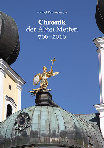 Die 1250 Jahre umfassende Chronik von Metten möchte ein Gesamtbild über die vielfältigen Entwicklungen verschaffen, die das niederbayerische Kloster seit der Gründung im 8. Jahrhundert durchlaufen hat. Der Weg führte vom Rodungskloster zur Kommende, dann wieder zur Erneuerung des benediktinischen Lebens. Neue Aufgaben wuchsen in Seelsorge, Kunst und Wissenschaft hinzu. Besitztümer kamen und gingen, wurden geschenkt und wieder genommen. Politische, wirtschaftliche und kirchliche Entwicklungen wirkten sich beständig aus, kaum ein Jahrhundert konnte den Frieden genießen. Der Überlebenskampf schien verloren, als im Zuge der Säkularisation nicht nur ein Ende des klösterlichen Lebens, sondern die Zerschlagung des Klosterbesitzes verordnet wurde. Das kleine Metten erhielt dennoch die Gelegenheit, wieder von vorne anzufangen, und sich in Schule, Seelsorge, Wissenschaft und Handwerk zu entfalten. Als roter Faden der langen Geschichte ist wohl der Klosterpatron St. Michael zu betrachten, der als einziges Element seit der Gründung bis heute dem Kloster erhalten blieb.