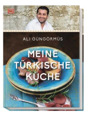 Ausgezeichnet mit dem Gourmand Cookbook Award als bestes mediterranes Kochbuch 2016! Ein so persönliches Kochbuch eines Sternekochs gab es wohl selten: Ali Güngörmüs - der einzige Sternekoch mit türkischen Wurzeln - verrät in diesem Buch seine liebsten Rezepte aus seiner Heimat. Neben traditionellen Gerichten aus seiner Heimat Türkei, greift er auch auf klassische Rezepte seiner Mutter zurück. Ali Güngörmüs fügt jedem Gericht noch seine ganz persönliche Note hinzu: So wird aus Hummus eine Weiße-Bohnen-Creme, der Kebab mal mit Hähnchen und Garnelen zubereitet und Börek im Ofen gebacken statt frittiert. Die Gerichte voller Aromen und spannender Geschmackskombinationen bringen die Frische, Vielfalt und Lebendigkeit der türkischen Küche auf den Teller - und sind zu Hause gut nachkochbar! Einmalige Fotos aus Istanbul, von Ali Güngörmüs und seiner Familie versetzen direkt in die Türkei.