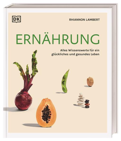 Alles, was man über gesunde Ernährung wissen muss! Kaum ein Thema spielt so eine große Rolle im Alltag wie unsere Ernährung. Und zu kaum einem Thema kursieren mehr überholte Ansichten, Mythen, Halbwahrheiten und irreführenden Versprechungen. Doch damit ist jetzt Schluss: Dieses Buch beantwortet über 100 Ernährungsfragen rund um Vitamine, Proteine, Fett, Diäten, Stoffwechsel und Co. und führt die Erkenntnisse aus den unterschiedlichsten wissenschaftlichen Studien zusammen. Der ultimative Guide: • Über 100 Fragen zu brandaktuellen Themen im leicht verdaulichen Frage-Antwort-Stil • Wissenschaftlich fundiert, praxisorientiert und breit gefächert: von Darmbakterien über die Herzgesundheit und kindgerechte Ernährung bis zum intermittierenden Fasten • Individuelle Lösungen für jede Lebenslage statt pauschaler "one-fits-all"-Aussagen • Ideal zum Stöbern, Nachlesen oder Planen der eigenen Ernährung Es gibt keine dummen Fragen! Sind Fette so schlecht wie ihr Ruf? Kann bestimmtes Essen Demenz vorbeugen? Und wie vertrauenswürdig sind die Versprechen der Lebensmittelindustrie? Ganz egal, ob man sich einfach nur gesund ernähren möchte, versucht, die sportliche Leistung zu steigern, oder aus Gründen der Nachhaltigkeit auf eine vegane Ernährung umsteigt - im leicht verständlichen Frage-Antwort-Stil beantwortet die Ernährungswissenschaftlerin Rhiannon Lambert mehr als 100 Fragen. Die Antworten stützen sich auf den aktuellen Stand der Forschung und die langjährige Praxiserfahrung der Autorin. Fundiertes Praxiswissen auf einen Blick: Das perfekte Buch für alle, die Orientierung im Dschungel der Ernährungstrends und -mythen suchen!