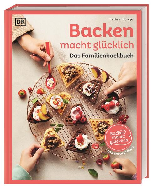 Die besten Familien-Rezepte des Erfolgsblogs „Backen macht glücklich“ Ein kunterbunter Konfettikuchen für den Kindergeburtstag oder ein fluffiges Haferbrot zum Frühstück - das Backbuch mit über 80 wunderbar einfachen Rezepten des Erfolgsblogs „Backen macht glücklich“ liefert tolle Inspiration für jeden Backanlass. Dank vieler praktischer Tipps können auch die Kleinsten immer wieder tatkräftig beim Rühren, Ausstechen und Dekorieren unterstützen! So wird das Backen ein schönes Erlebnis für die ganze Familie. Für jeden Anlass gerüstet: • Erprobt und bewährt: Die beliebtesten Kuchen, Kekse, Muffins & Co. von „Backen macht Glücklich“, dem größten deutschsprachigen Backblog • Über 80 einfache Rezepte - ob für den Kindergeburtstag, das Familienpicknick, die Halloweenparty oder für blitzschnelle Lösungen bei Überraschungsgästen. • Backen für und mit Kindern: Das Familienbackbuch mit vielen Ideen, bei denen die kleinen Bäcker*innen besonders gut mithelfen können • Der perfekte Back-Einstieg: Mit Theorieteil, Grundrezepten, Informationen zu Zutaten und ihren Alternativen, dem wichtigsten Backwerkzeug und jeder Menge Tipps aus dem Backalltag. Von vegan bis glutenfrei - hier wird an jedes Familienmitglied gedacht Dank süßer und deftiger Rezepte, veganen und glutenfreien Varianten und Backideen ganz ohne raffinierten Zucker kommt jedes Familienmitglied auf seine Kosten. Egal ob Osterhasenkuchen, streuseliger Crumble oder leckeres Naanbrot frisch aus der Pfanne - Backprofi Kathrin Runge macht mit ihren einfachen Rezepten und zahlreichen erprobten Tricks Lust darauf, auch im trubeligen Familienalltag die Backschüsseln hervorzuholen und loszulegen. Backen für die ganze Familie: Bloggerin Kathrin Runge begeistert mit über 80 einfachen und alltagstauglichen Rezepten von süß bis herzhaft, die der ganzen Familie schmecken.