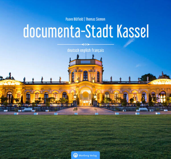 documenta-Stadt Kassel – hier treffen sich alle fünf Jahre Künstler und Besucher aus aller Welt zur größten Ausstellung zeitgenössischer Kunst. Doch nicht nur die documenta ist ein Besuchermagnet. Auf der Wilhelmshöhe haben einst die Landgrafen eine einzigartige Parklandschaft geschaffen, die heute zum UNESCO-Welterbe gehört. Die berühmten Wasserspiele sind in den Sommermonaten alljährlich die Attraktion. Darüber hinaus hat die nordhessische Metropole mit ihrer über 1100-jährigen Geschichte noch weitaus mehr zu bieten. Sie liegt im Herzen Deutschlands und zählt zu den grünsten Städten Deutschlands. Die Studenten der Universität fühlen sich hier ebenso wohl wie Besucher, die auf den Spuren der Brüder Grimm die Stadt und ihre vielfältige Museumslandschaft erkunden. Der Fotograf Paavo Blåfield und der Autor Thomas Siemon präsentieren Ihnen in diesem Bildband die vielen Facetten Kassels.