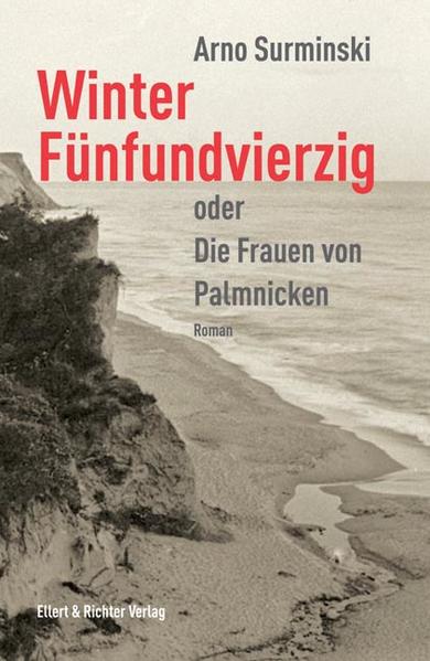 Gehörte auch Hans Broders zu den Tätern? Als 21-Jähriger diente er im Kriegswinter 1945 bei der Wachmannschaft, die einen der Todesmärsche von KZ-Gefangenen an die Ostseeküste begleitete. Sein Leben lang hat er über die Ereignisse geschwiegen, nun versucht sein Sohn herauszufinden, was geschehen ist und die ihn bedrängenden Fragen zu beantworten. Der bewegende Ostpreußen-Roman erzählt das Schicksal von sechs Frauen, die nur eines wollen: überleben. Levine Gedeitis aus Memel wird mit ihrer Tochter an die Bernsteinküste nach Palmnicken umgesiedelt. Lisa lebt mit ihren vier Kindern auf einem Bauernhof. Mit dem Pferdewagen versucht sie wie Tausende über die zu¬gefrorene Ostsee zu fliehen. Im Ghetto in Lodz leben vier junge jüdische Frauen, die von dort in Konzentrationslager deportiert werden. Ihr Leidensweg, der in den Todesmarsch nach Palmnicken mündet, bildet den Mittelpunkt dieses erschütternden Zeitpanoramas. Arno Surminskis Roman ist ein aufwühlendes Zeugnis der letzten Kriegstage. Er fragt nach der Schuld und dem Schweigen der Täter und verwebt geschickt und berührend Fiktion und Tatsachen. Die Tragödie um die Frauen von Palmnicken war jahrzehntelang vergessen und verdrängt, lange hat es gedauert, bis begonnen wurde, sie aufzuarbeiten. Dieses Buch setzt den Opfern ein Denkmal der Erinnerung und möchte verhindern, dass sie erneut in Vergessenheit geraten.