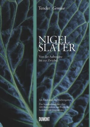 Dies ist das Buch der Bücher zum Gemüse! Der herausragende Koch Nigel Slater eröffnet neue und sinnliche Wege zum Umgang mit Gemüse: Von feinsinnigen Beobachtungen der Pflanze bis zur handfesten Zubereitung und praktischen Rezepten. Slaters Texte sind dabei so mitreißend, dass man sich wundert, bisher überhaupt ohne dieses Buch gekocht zu haben. Nigel Slater über sich selbst: »Tender ist die Geschichte meines Küchengartens, wie er entstand, und was ich darin anpflanze. Das Buch erscheint in zwei Bänden: Gemüse und Obst. An den 1.200 Seiten Umfang schrieb ich etwa fünf Jahre - ›Tender‹ ist eine Erinnerung, eine Studie unserer fünfzig beliebtesten Gemüse, Früchte und Nüsse und eine Sammlung von rund 500 Rezepten. Die Fotografien sind, wie bei all meinen Büchern, von Jonathan Lovekin aufgenommen, in meiner eigenen Küche, etwa einen Meter entfernt vom Küchengarten.« Nigel Slater (*1958) zählt zu den besten Food-Journalisten. Fast 20 Jahre schrieb er seine beliebte Kolumne im englischen Observer. Seit 1998 hat er eine eigene TV-Kochshow. Seine sorgfältig gestalteten Kochbücher verantwortet er selbst als Artdirector. Slater lebt in Highbury im Norden Londons, wo er auch seinen Küchengarten bewirtschaftet. Seine Autobiografie Toast wurde 2011 verfilmt. - Das Standardwerk zum Gemüse - Lesebuch für meine Küche - Lese- und Sinneslust