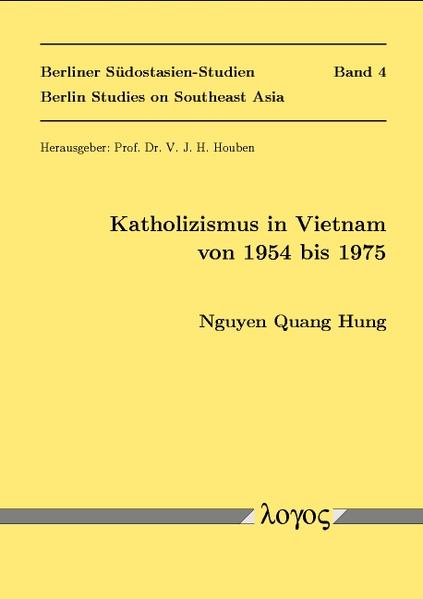 In dieser Serie werden neue wissenschaftliche Erkenntnisse auf dem Gebiet der Südostasien-Studien veröffentlicht. Damit sollen die For-schungsergebnisse sowohl des Seminars für Südostasien-Studien der Humboldt-Universität zu Berlin als auch anderer Experten einer brei-ten Öffentlichkeit zugänglich gemacht werden. In der vorliegenden Arbeit befasst sich Nguyen Quang Hung mit den Beziehungen der vietnamesischen Katholiken zu den vietnamesischen Nationalisten im Kampf um die Unabhängigkeit des Landes im Zeit-raum der Genfer Verträge bis zur vietnamesischen Vereinigung. Es wird beleuchtet, warum es für die vietnamesischen Katholiken so schwierig war, Gottesliebe und Patriotismus miteinander zu verknüp-fen. Denn nicht die traditionellen Beziehungen zwischen Kolonia-lismus und christlicher Missionierung prägten die politischen Einstel-lungen der vietnamesischen Katholiken wie es während der Koloni-alzeit der Fall gewesen war , sondern nach 1954 war es vielmehr die Furcht vor dem Kommunismus. Der Autor stützt sich auf umfangreiche Materialien und stellt die Hal-tung von Staat und Kirche in Nord- und Südvietnam differenziert dar. Divergenzen zwischen Theorie und Praxis in der Religionspolitik der Kommunistischen Partei Vietnams werden sowohl auf der Zentral- als auch auf der Lokalebene diskutiert.