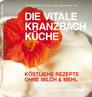 Sprache: Deutsch Format: 21 x 23 cm, 192 Seiten Über 8 Millionen Menschen leiden alleine in Deutschland unter Laktose- oder Glutenallergien und müssen auf Speisen mit Milch oder Mehl verzichten. Dies bedeutet jedoch keineswegs, dass diese gänzlich ohne köstliche Speisen leben müssen. Sabine Beyer, Inhaberin von Stop Over Reisen und selbst Allergikerin, und Thomas Reichl, Chefkoch des Hotel & Wellness Refugiums Das Kranzbach , zeigen mit 52 reich bebilderten Rezepten, wie man sich genussvoll und zugleich höchst gesund ernähren kann. Begleitet von fantastischen Fotos der Landschaft am Fuße der Zugspitze und der spektakulären Architektur des Kranzbach, bietet dieses einmalige Kochbuch alles, was das Herz begehrt: Eine wunderbare und feine Auswahl an Vorspeisen, Suppen, Fleisch-, Geflügel- und Fischgerichten, vegetarischen Kreationen und umwerfenden Desserts.