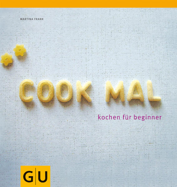 Aller Anfang ist einfach? Diese Frage steht gleich zu Beginn des Buches, gedruckt auf Stapeln benutzten Blümchen-Geschirrs. Es hat also geschmeckt, die Teller sind leer und das macht Mut. Und dann zeigt Cook mal, dass es mit dieser kleinen Starthilfe ziemlich einfach ist, ein Chili Chicken oder Knoblauchscampi auf den Tisch zu bringen. Denn egal wo man das Buch aufschlägt, die Rezepte sind so anfängertauglich erklärt, dass auch ein bloody Beginner gleich loslegen kann. Mmh lecker, erst ein warmes Süppchen, dann einen klassischen Rinderbraten mit Ofengemüse, oder doch lieber Ratatouille? Wow, das Beilagen-Poster an den Kühlschrank gepinnt, fällt die Wahl nicht leicht, bei über 60 Rezepten und vielen Ideen für Schnelles aus Eiern, Früchten oder aufs Brot. Und wie war das gleich noch mal mit dem Zwiebelschneiden oder dem Serviettenfalten? Ach ja, die Illustrationen zeigen genau, wie es geht und inspirieren auch für eine gelungene Tischdeko. Die Gäste können kommen!