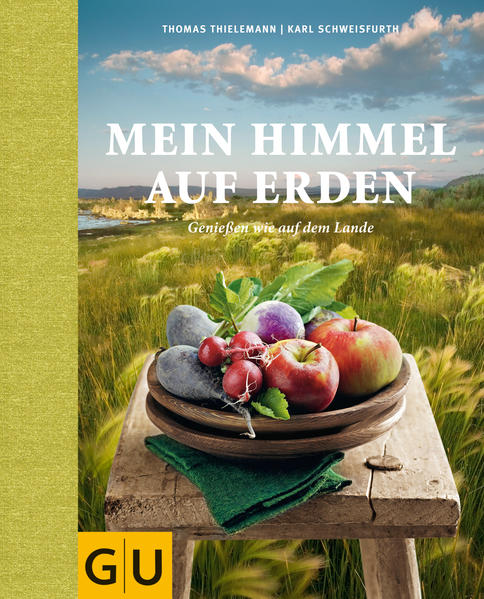 Die Qualität des Produktes ist entscheidend für das Gericht. Diese Aussage wird häufig von Köchen betont. Doch was bedeutet das eigentlich? Was heißt artgerechte Tierhaltung oder biologischer Anbau? Antworten dazu bietet das Buch Mein Himmel auf Erden. 12 Produkte werden von Landwirten, Gärtnern, Fischern und Jägern persönlich vorgestellt und die Besonderheit ihres Anbaus, der Aufzucht oder Lebensführung erklärt. So werden Spargel, Kräuter, Lamm, Forelle, Huhn, Kartoffeln, Schwein, Apfel, Wild, Wurzelgemüse, Rind und Kohlgemüse informativ und liebevoll präsentiert. Dann stellt Sterne-Koch Thomas Thielemann die Stars der Küche, also das jeweilige Produkt, in den Mittelpunkt: Seine Rezepte sind raffiniert und dennoch einfach zuzubereiten, mischen Bekanntes mit Neuem, ohne je die Bodenhaftung zu verlieren. Dank der sinnlichen Bebilderung der Produkte und den stimmungsvollen Rezeptfotos bietet das Buch dem kochbegeisterten und kulinarisch interessierten Leser ein Stück Himmel auf Erden.