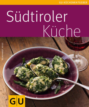 Südtirol, das schmeckt nach Speck und Knödeln, nach Äpfeln, Käse und Pilzen, nach gesunder Bergluft und würzigen Alpenwiesen. Aber ebenso intensiv duftet es hier nach frischer Pasta und feinem Risotto, nach Feigen und Maroni, Wein und mediterranen Kräutern. Ein buntes Miteinander von deutschen, österreichischen und italienischen Zutaten, Rezepturen, Vorlieben und Leibspeisen verleiht der Südtiroler Küche einen einzigartigen Charakter und bringt Gäste aus aller Welt zum Schwelgen. Der vorliegende Küchenratgeber zeigt alle Facetten dieser naturverbundenen und wohlschmeckenden Küche, weckt Erinnerungen an schöne Urlaubstage und die Lust aufs Nachkochen zuhause. Der kulinarische Höhepunkt des Jahres und krönender Abschluss im Buch: Törggelen, das berühmte Südtiroler Schmausen zum jungen Wein im Herbst.