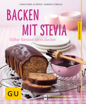 Wer möchte nicht gerne Kalorien sparen und trotzdem genießen wie bisher? Stevia ist der ideale Austauschstoff für alle, die es süß mögen, aber auf die Kalorien von Zucker und auf künstliche Ersatzprodukte verzichten wollen oder müssen. Liebevoll und kenntnisreich haben die Autorinnen Christiane Schäfer und Sandra Strehle die Klassiker der Backstube für das Backen mit Stevia angepasst. Donauwelle, Marmorkuchen, Biskuitrolle - sie sind wieder die Krönung der Kaffeetafel nur ohne Zuckersüße. Und auch Mandelfrühstückszopf und süße Brötchen sind für Süßmäuler am Morgen wieder drin. Allen, die nicht genug von neuen Stevia-Rezepten bekommen können, helfen Grundrezepte für beliebte Teige weiter. Ob Rühr-, Mürbe- und Hefeteig-Grundrezept: Sie verwandeln das eigene Lieblingsrezepte in ein zuckerfreies Backerfolgserlebnis. Wer vermisst da noch die gute alte Zuckerdose?