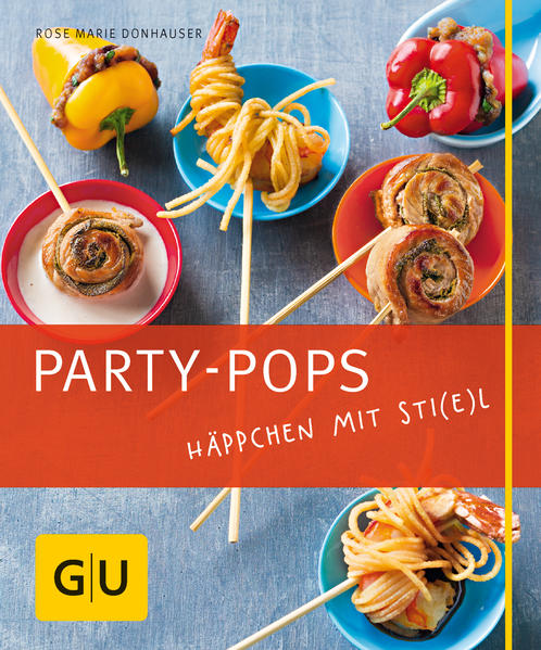 Fingerfood war gestern - jetzt erobern Party-Pops das Büfett! Die Häppchen mit Sti(e)l präsentieren sich als mundgerechte Highlights, die auch mal einem 5-Gänge-Menü Konkurrenz machen können. Denn um Genuss auf die Spitze zu treiben, braucht es keine gedeckte Tafel, kein edles Besteck und Geschirr. Feine Kombinationen am Spieß erfüllen jeden Wunsch, denn Abwechslung ist garantiert: Kalbfleischröllchen mit Thunfischmayo zum Dippen, Brotzöpfchen mit Lavendel zum Knabbern und Garnelen im knusprigen Nudelkleid für einen beherzten Happs. Party-Pops sind ideal, um Gäste zu beglücken. Da wird spießig glatt zum Kompliment!